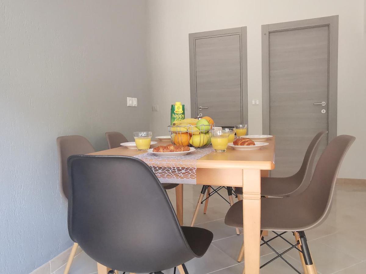 Apartment Pineta With Terrace & Park Wood View Pula Exterior photo