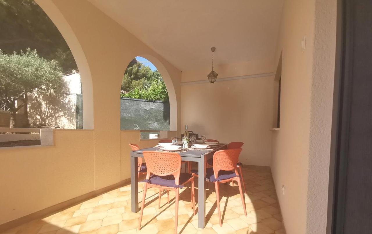 Apartment Pineta With Terrace & Park Wood View Pula Exterior photo