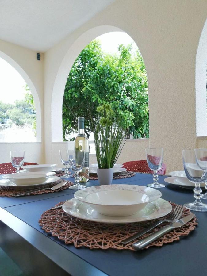 Apartment Pineta With Terrace & Park Wood View Pula Exterior photo